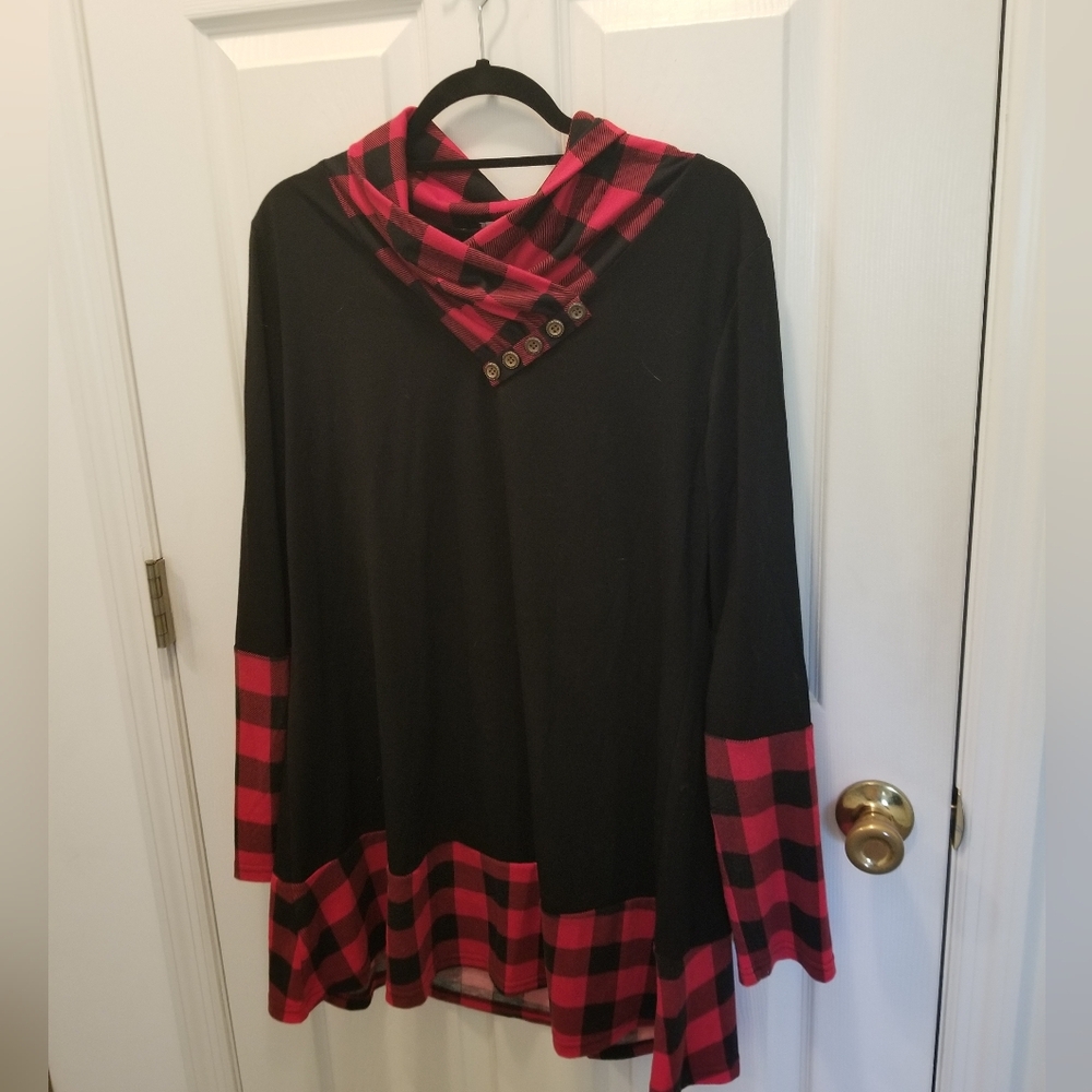 Black and Red Plaid Tunic Top
